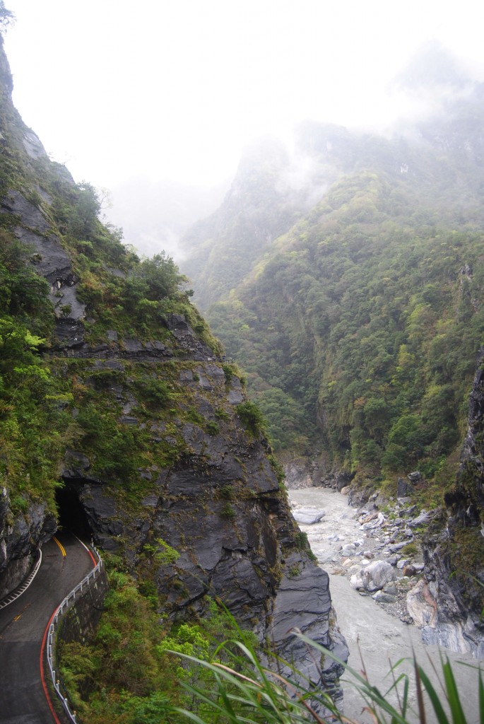 Road in Taroko Gorge