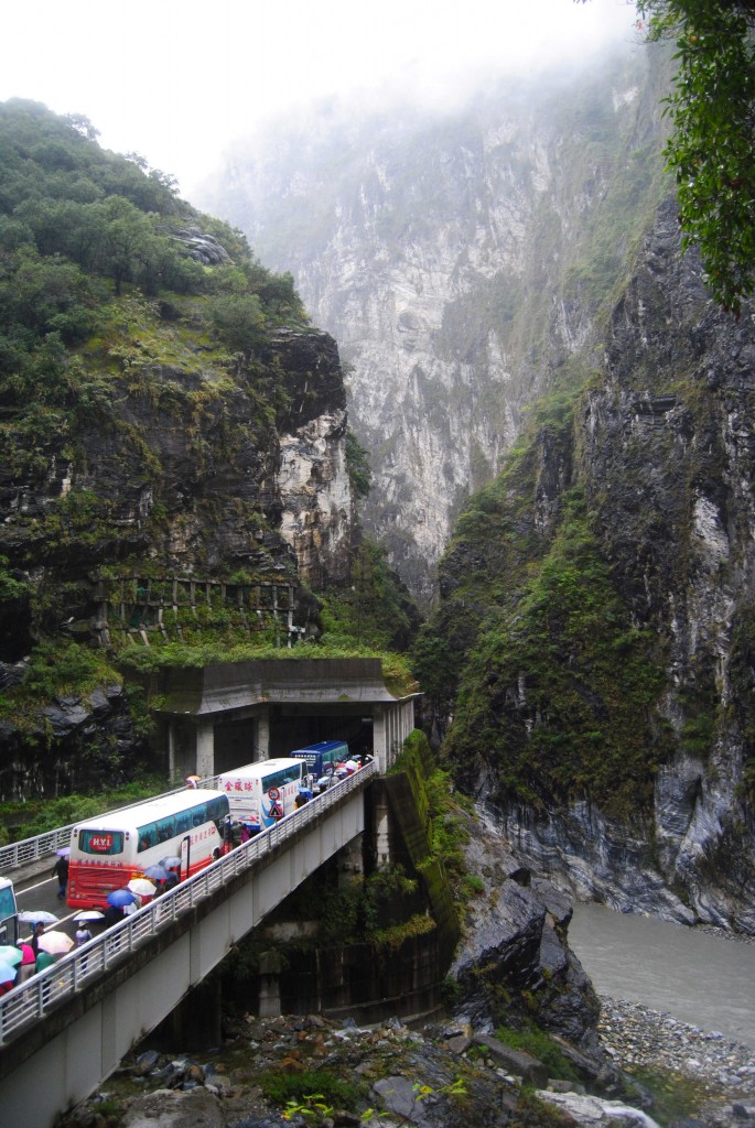 Traffic Jam in Taroko Gorge