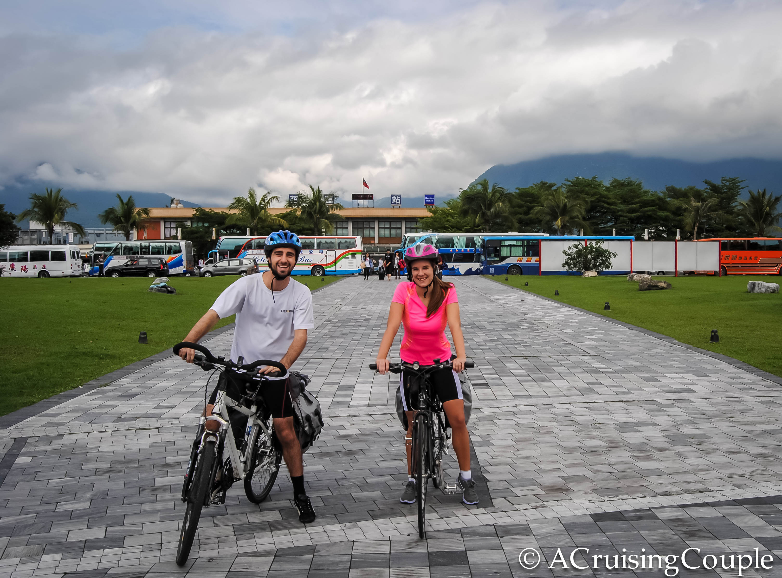 A Cruising Couple cycling Hualien