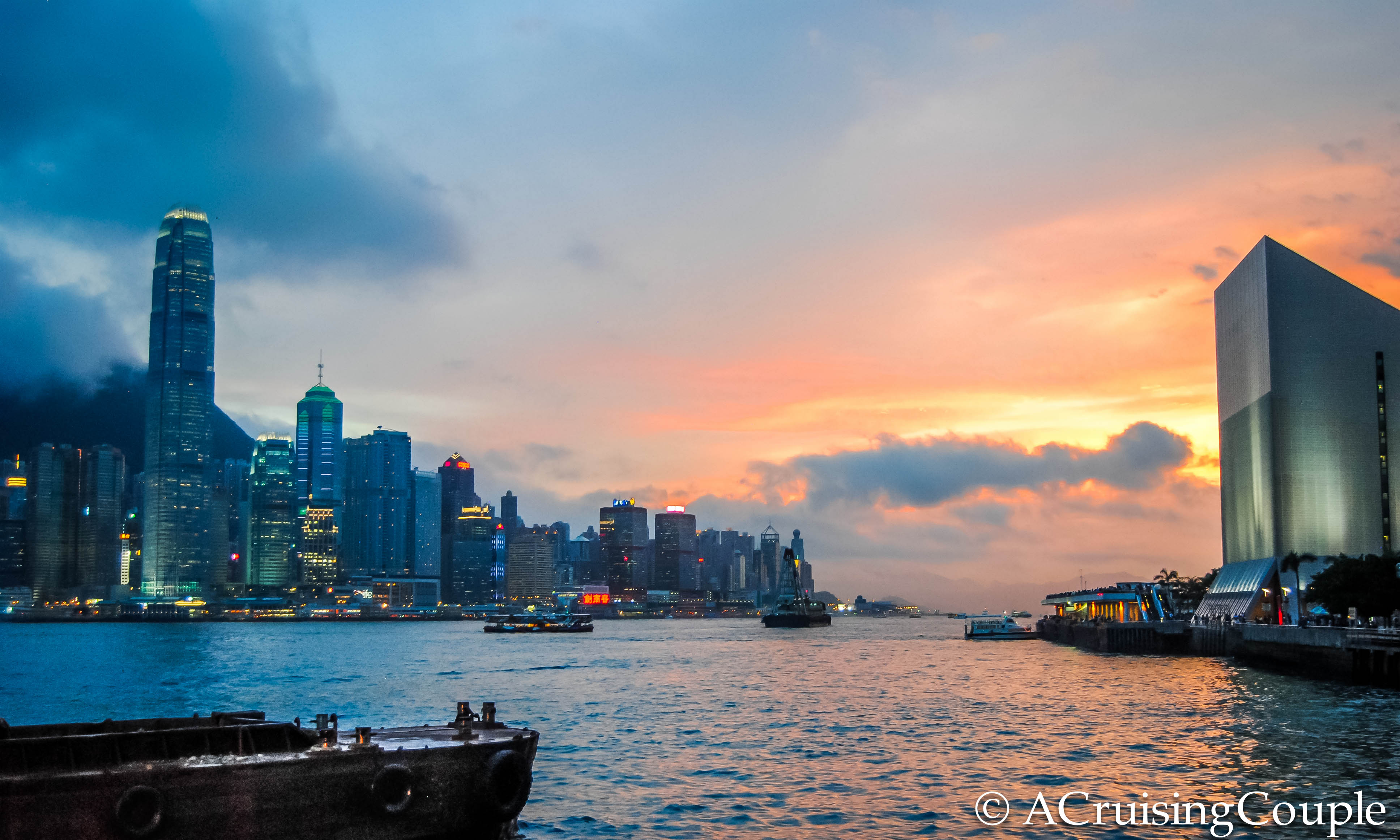 Hong Kong Skyline: 6 Ways to Photograph the Hong Kong Skyline - A