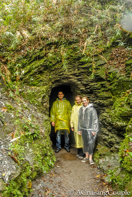Hiking in Taroko Cave