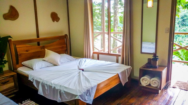 Stylish eco-friendly rooms at the Rios Tropicales River Lodge